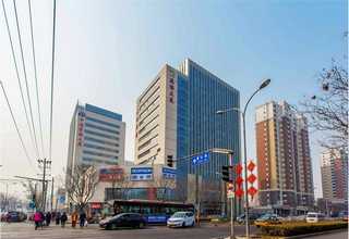 现代集装箱艺术走廊